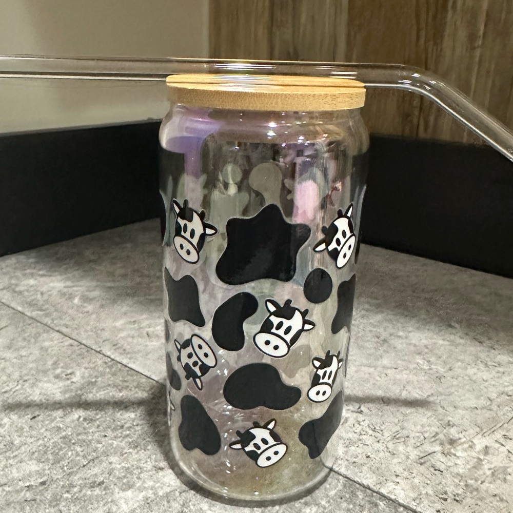 Cow Print Glass Tumbler with Straw 16oz NWT
